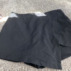 Black skort